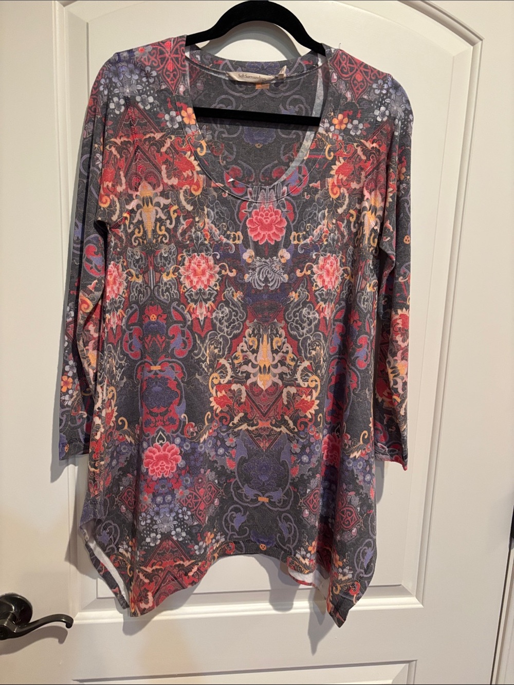 LuLaRoe Long-Sleeve Scoop Neck Tunic in Gray with Pink & Purple Floral